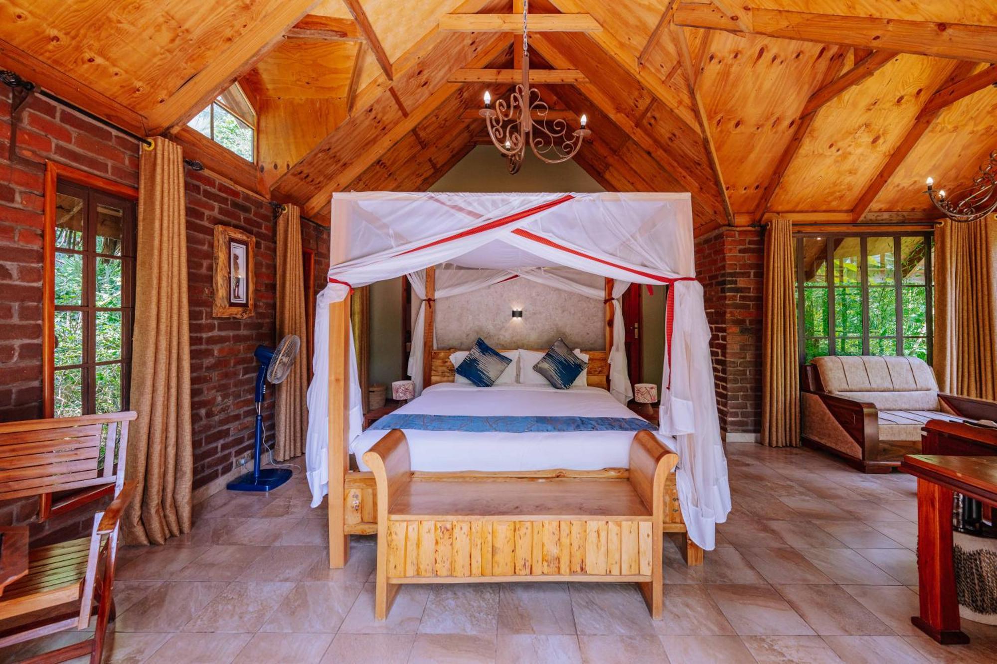 Under The Shade Safari Lodge 아루샤 외부 사진